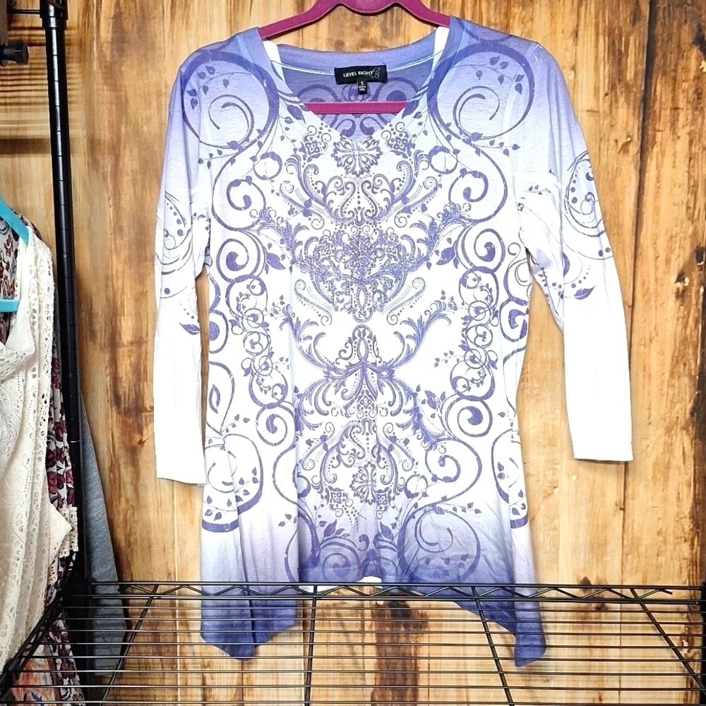 Level EIGHT SIZE SMALL TOP WHITE WITH BLUE/PURPLE
